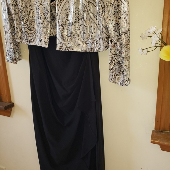 the Dressbarn Formal mid dress - Picture 2 of 6